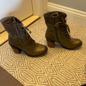 Pierre Dumas leather boot , zip closure, size 8 brown and army green